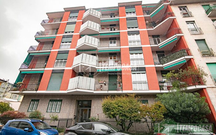 Appartamento quadrilocale in vendita in Via Baracca, Sesto San Giovanni