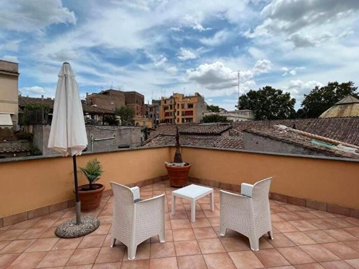 Casa trilocale in affitto in Piazza di Santa Cecilia, Trastevere, Roma