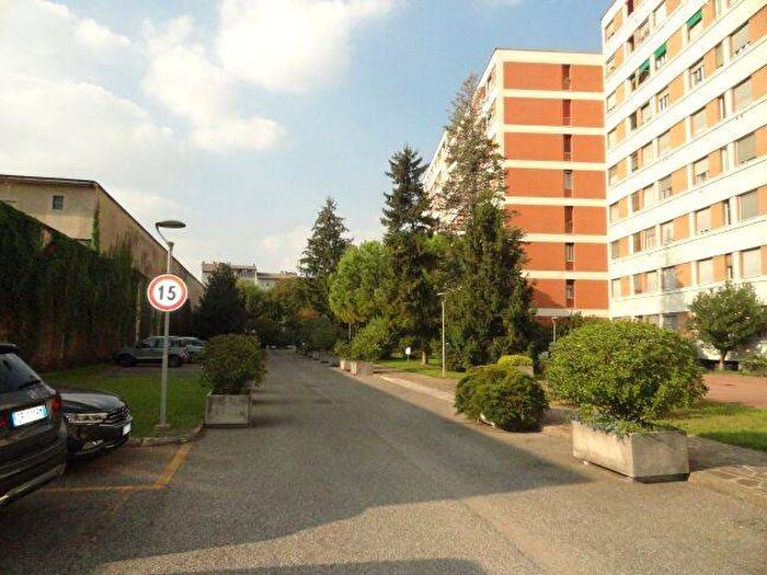 Appartamento trilocale in affitto in Via Fratelli Bressan, Precotto, Milano