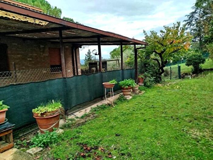 Casa con 5 locali in vendita in Strada Cenerente Colle Umberto, Perugia