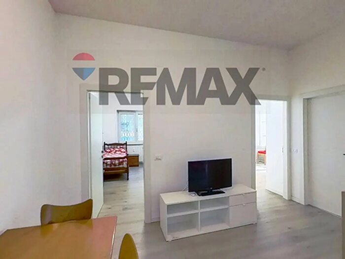 Appartamento trilocale in affitto in Via Arezzo, Milano