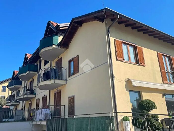 Appartamento trilocale in vendita in Via Giovanni XXIII, Cardano Al Campo