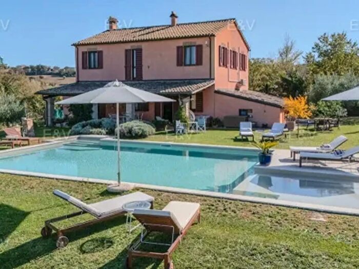Casa con 6 locali in vendita in Strada del Bagnolo, San Costanzo