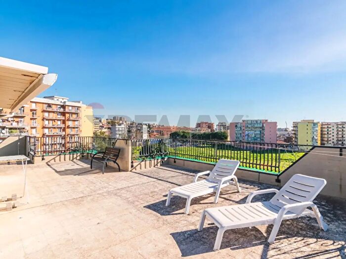 Appartamento trilocale in vendita in Via dei Piccioni, Catania