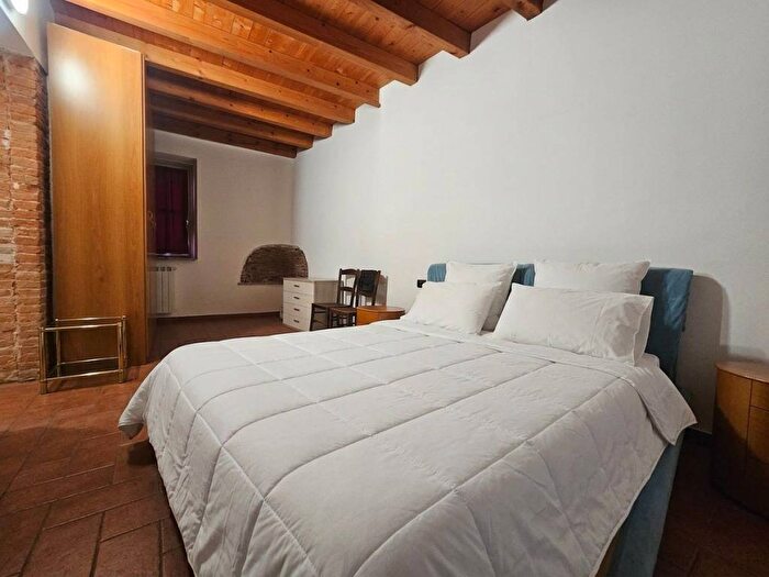 Appartamento trilocale in affitto in Via Novembre, Centro, Almenno San Bartolomeo