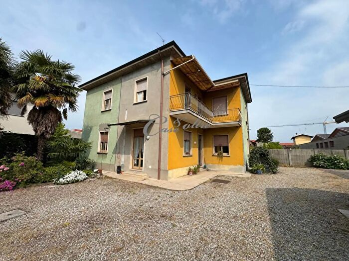 Case in Vendita e in Affitto - 2