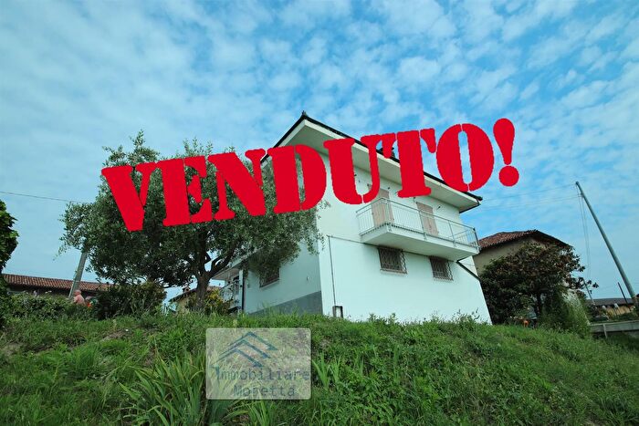 Casa quadrilocale in vendita in Serralunga dAlba, Serralunga DAlba