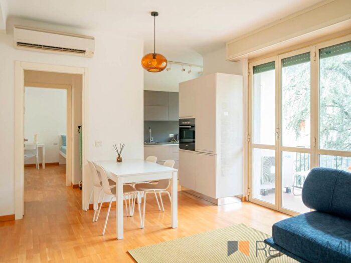Appartamento trilocale in affitto in Via Nicolò Barabino, Corvetto, Milano