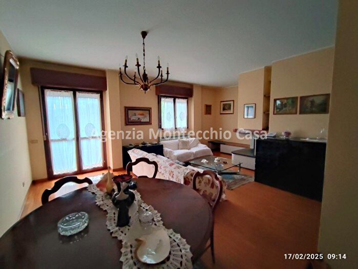 Appartamento con 5 locali in vendita in Via a Costa, Pesaro