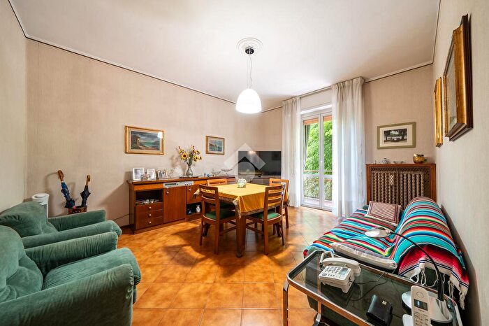 Appartamento trilocale in vendita in Via Dacci, Parma