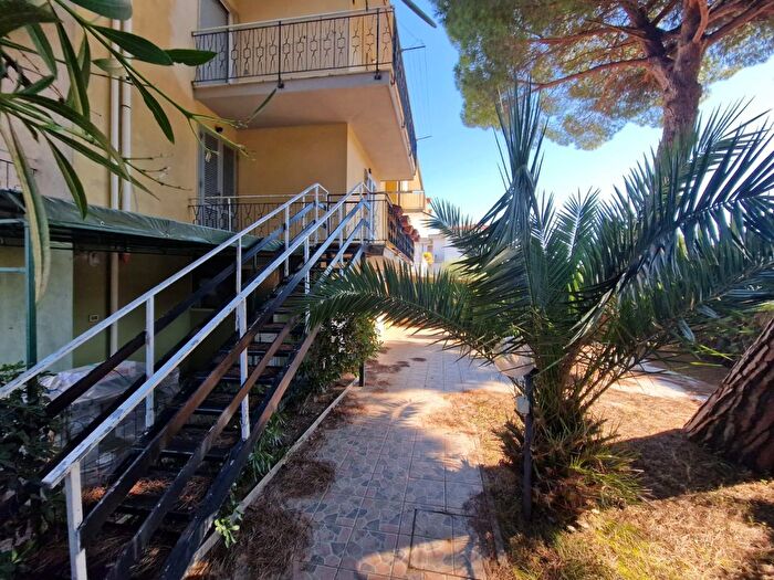 Casa trilocale in vendita in Rosignano Marittimo