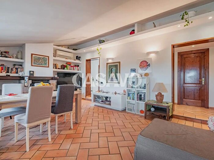 Appartamento trilocale in vendita in Via Monte Ciavarini, Formello