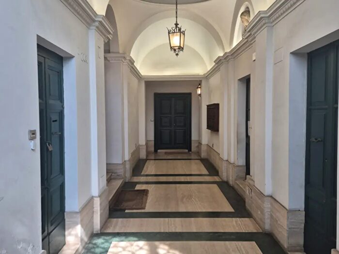 Appartamento con 8 locali in vendita in Passeggiata di Ripetta, Roma