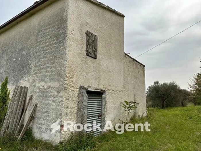 Casa con 5 locali in vendita in Contrada Serepenne, Villamagna