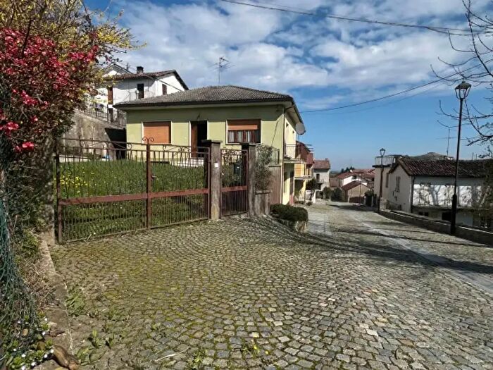 Casa quadrilocale in vendita in Via Roma, Cassinasco