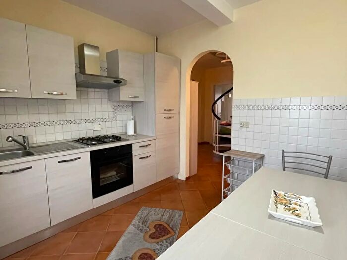 Appartamento con 5 locali in vendita in Viareggio