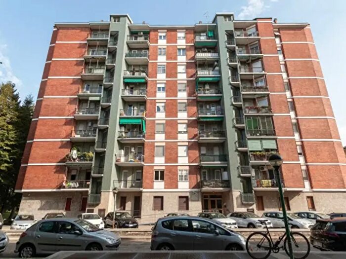 Appartamento trilocale in affitto in Via Renzo E Lucia, Milano