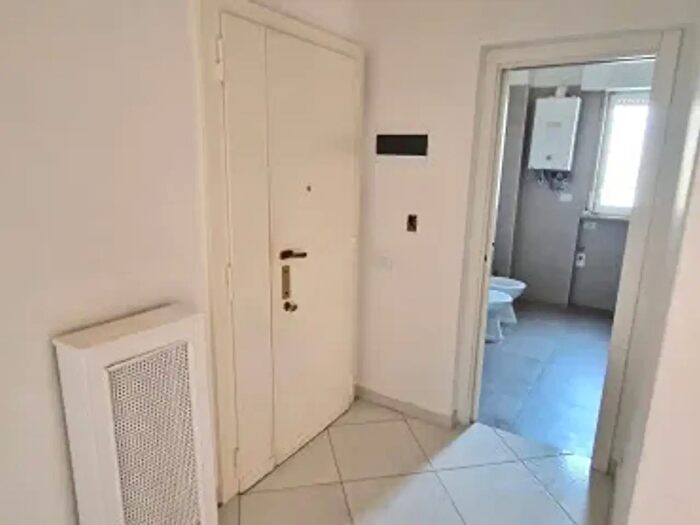 Appartamento trilocale in affitto in Trani