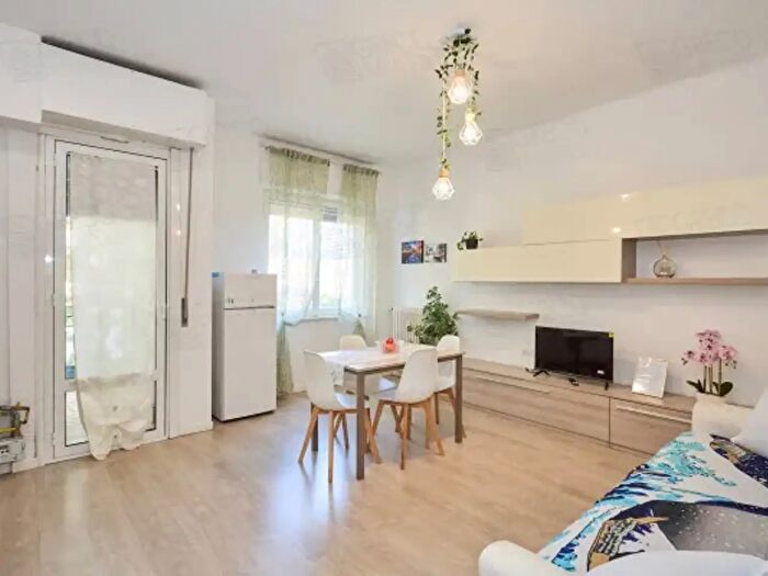 Appartamento trilocale in vendita in Via Padre Pier Luigi Monti, Milano