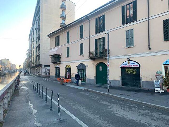 Casa bilocale in affitto in Alzaia Naviglio Pavese, Navigli Darsena, Milano