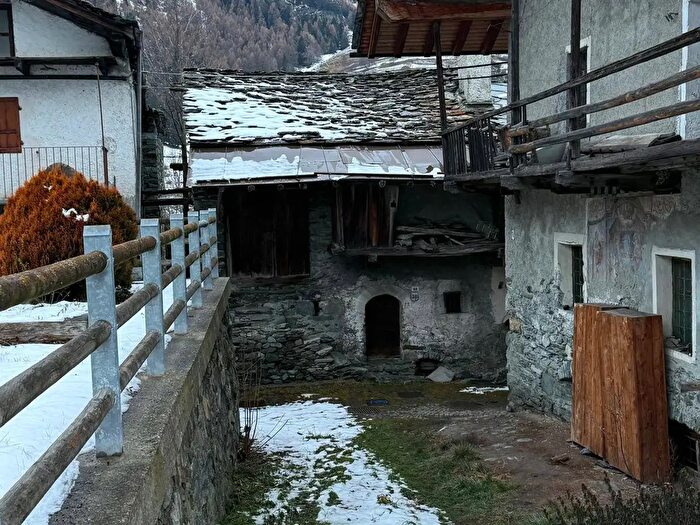 Casa quadrilocale in vendita in Località Extrapieraz, Brusson
