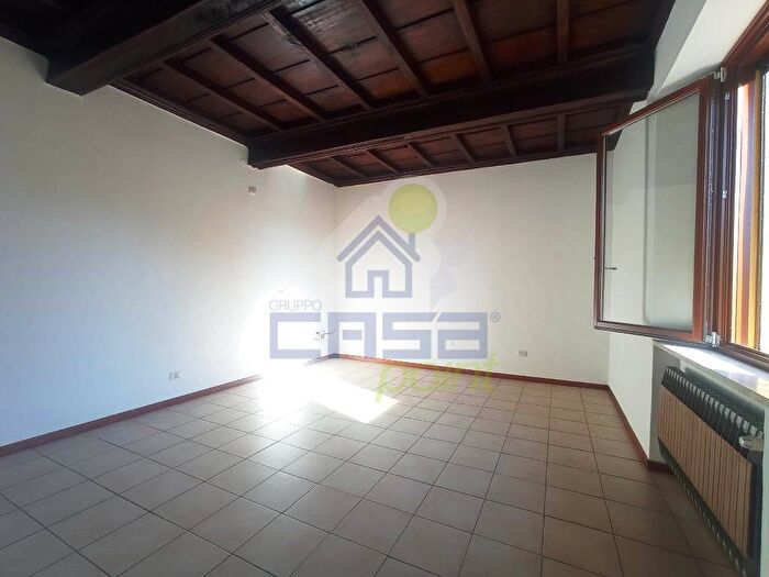 Casa trilocale in affitto in via Garibaldi, Isola Dovarese