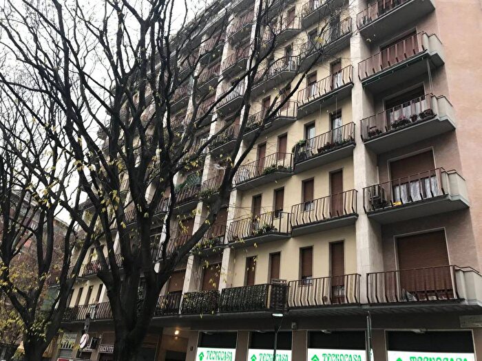 Appartamento bilocale in affitto in Largo Giovanni Battista Scalabrini, Giambellino, Milano