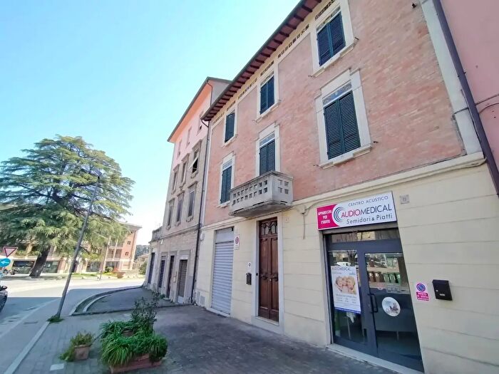 Casa con 9 locali in vendita in Via Fratelli Ceci, Marsciano