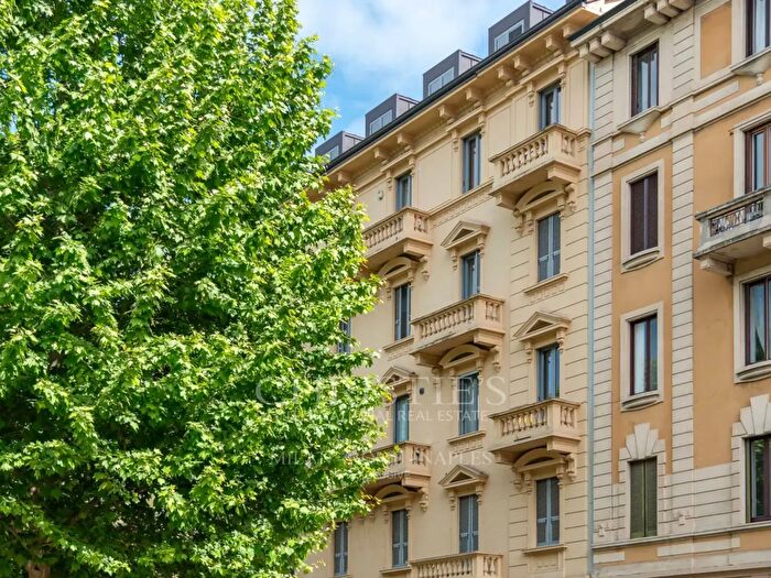 Appartamento quadrilocale in vendita in Via Giuseppe Govone, Milano