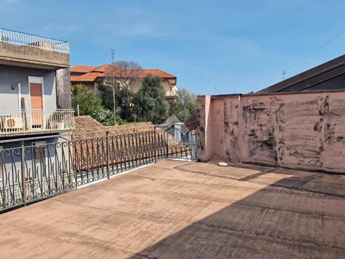 Casa con 6 locali in vendita in Via Lavina, Aci SantAntonio