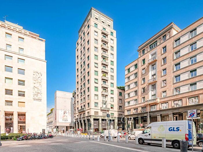 Appartamento con 5 locali in affitto in Piazza San Babila, San Babila, Milano