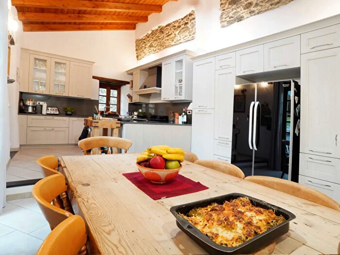 Casa con 10 locali in vendita in Via Montegrappa, Armo