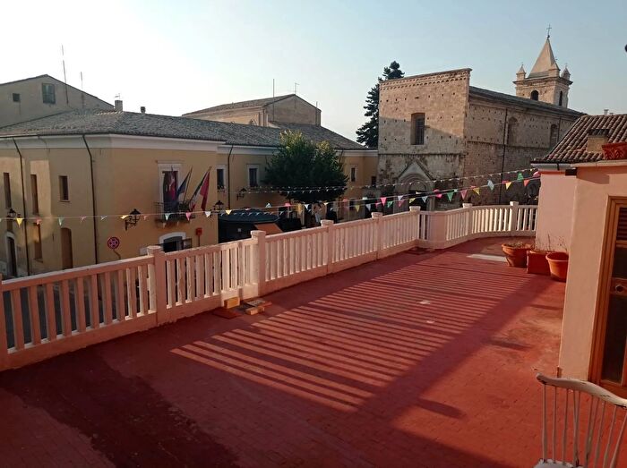 Appartamento con 11 locali in vendita in Guardiagrele, Guardiagrele