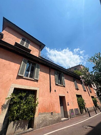 Casa con 8 locali in vendita in Bergamo