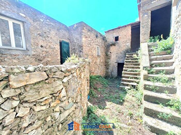 Casa quadrilocale in vendita in Via Poggio, Tovo San Giacomo