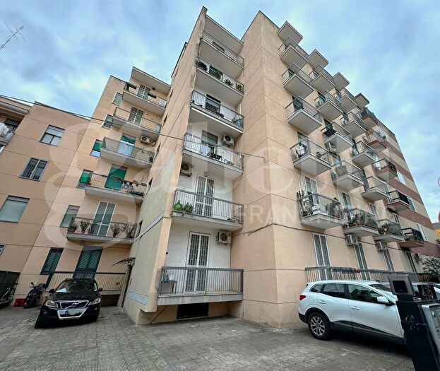 Appartamento con 5 locali in vendita in Corso Alcide De Gasperi, Bari