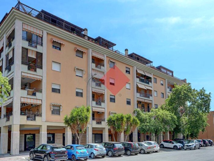 Appartamento trilocale in affitto in Via Oslavia, Centro, Latina
