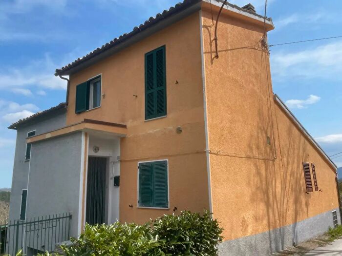 Appartamento con 9 locali in vendita in Località Frassineta a, Sassoferrato