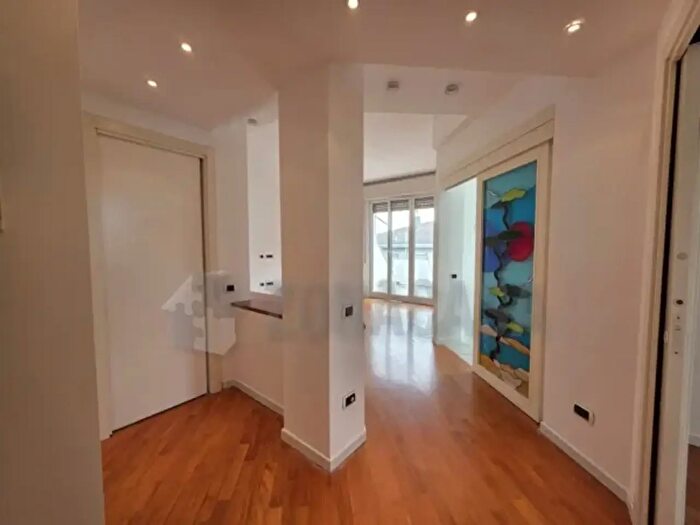 Appartamento trilocale in vendita in Via Carlo Cattaneo, Cassano Magnago