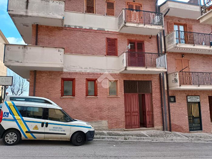 Appartamento trilocale in vendita in Via Roma, San Mango Sul Calore