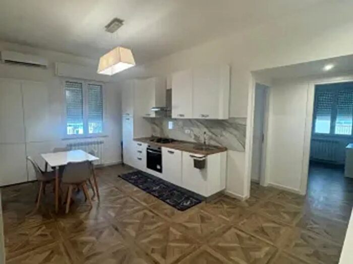 Appartamento trilocale in affitto in Via Caprera, Catanzaro