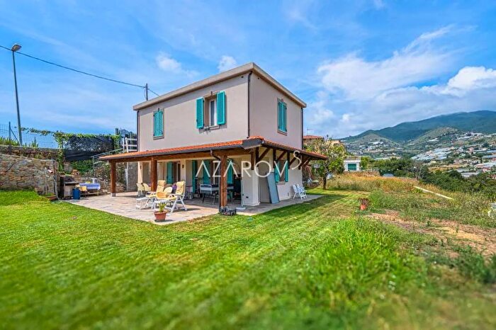 Casa quadrilocale in vendita in Sanremo