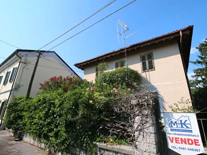 Casa con 10 locali in vendita in Via Aprica, Gorizia