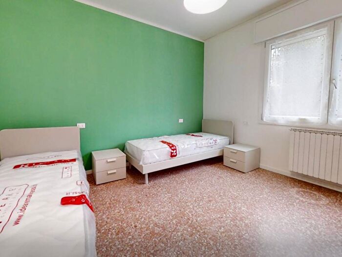 Appartamento quadrilocale in affitto in Via Garigliano, Carpenedo Bissuola, Venezia