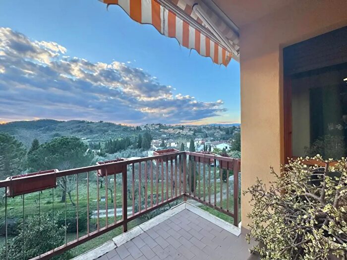 Appartamento con 5 locali in vendita in Via Capitini Snc, Impruneta