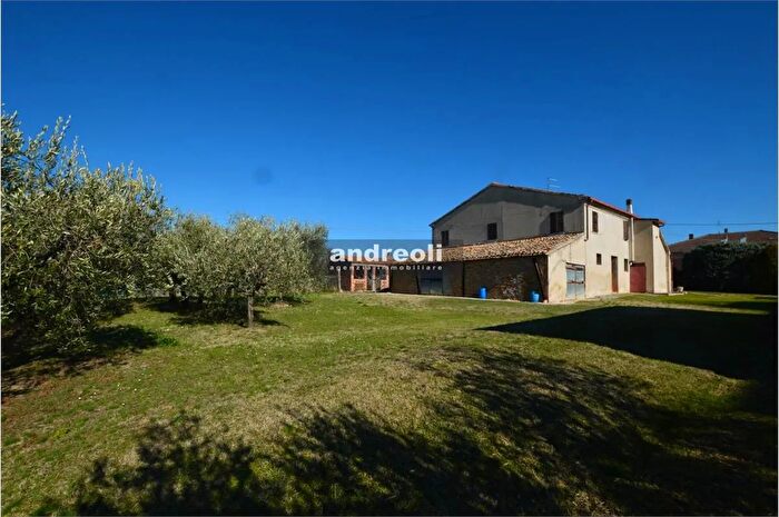 Casa con 9 locali in vendita in San Marcello