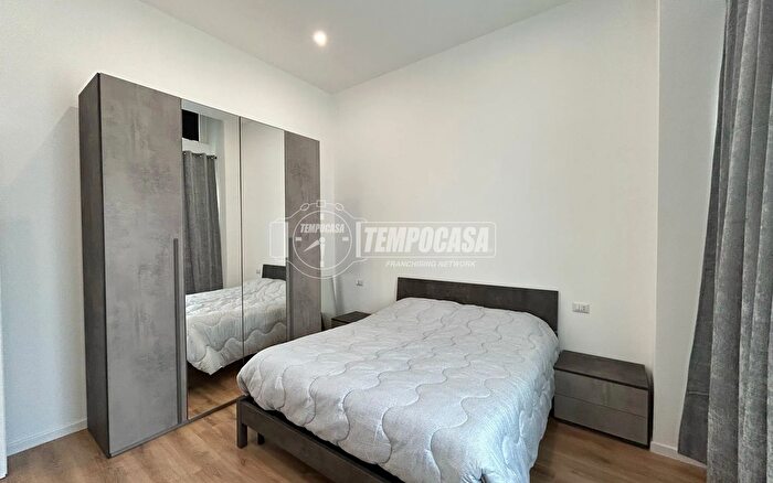 Appartamento trilocale in vendita in Via Stelvio, Torino