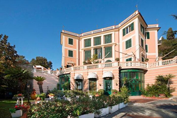 Appartamento bilocale in vendita in Via Genova, Finale Ligure