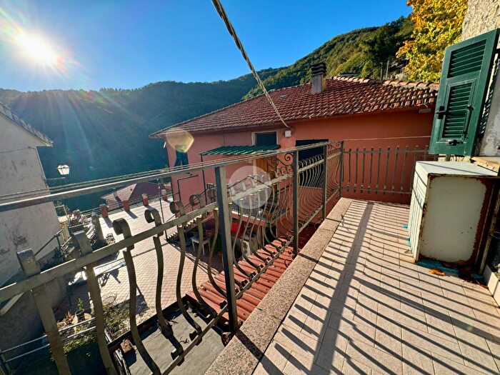 Casa bilocale in vendita in Via Villa Loto, Sestri Levante