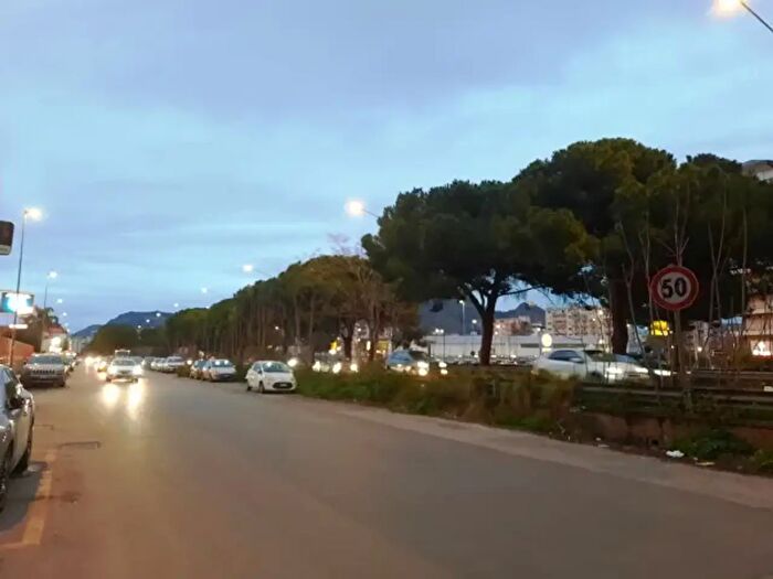 Appartamento con 6 locali in vendita in Viale della Regione Siciliana Nord Ovest, Palermo